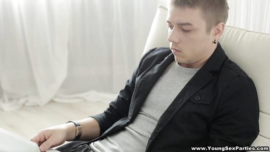 Отымели во все дырки русскую одногруппницу в чулках