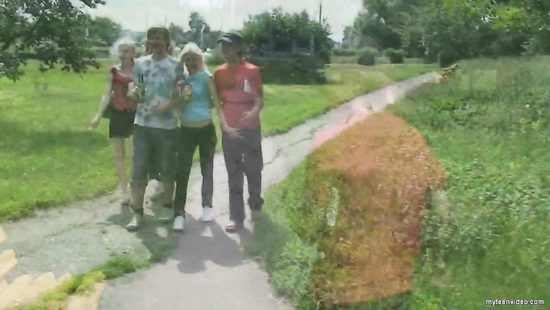 Русские студенты устроили домашнюю групповуху