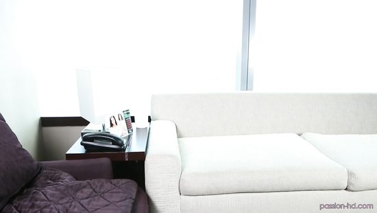 Изменил жене с няней-сиделкой с красивой грудью