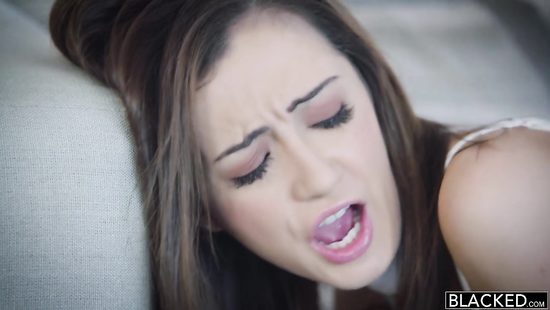 Большой черный член в худенькой красавице