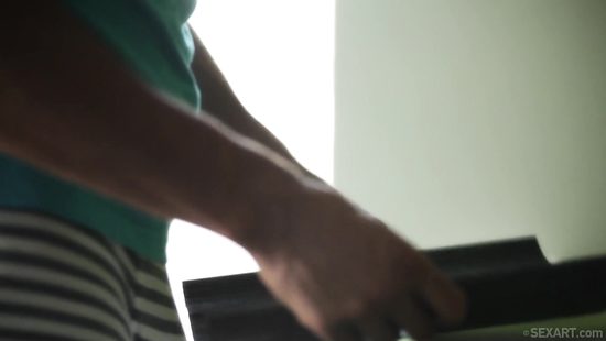 Утром после пьянки отблагодарила парня сексом за ночлег