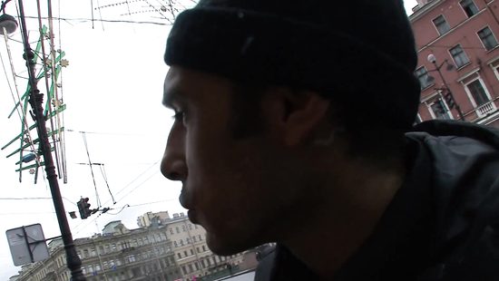 Мужик снял на улице жопастую брюнетку