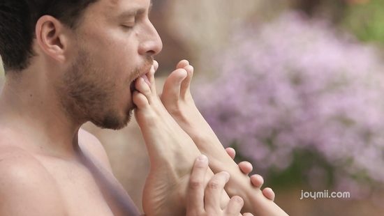 Секс с худышкой под пальмами на мальдивах