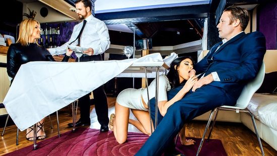 Мужик изменяет жене с бывшей в туалете ресторана