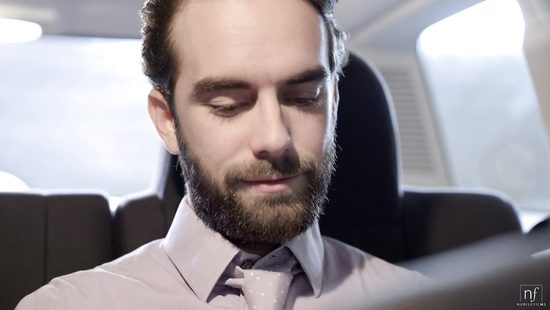 Нежный секс с миниатюрной жопастой брюнеткой