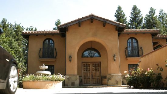 Пока муж бухает, жопастая тёлка изменяет с парнем из сайта знакомств