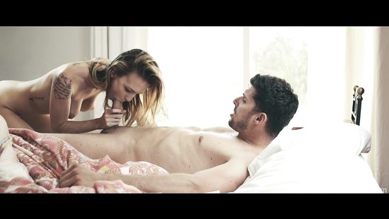 Утренний секс с грудастой рыжей красавицей