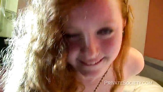 Рыженькая девочка на любительском кастинге