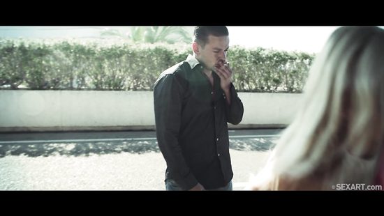 Парень с девушкой мирятся после ссоры по средством бурного секса в отеле