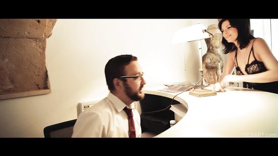 Парень с девушкой мирятся после ссоры по средством бурного секса в отеле