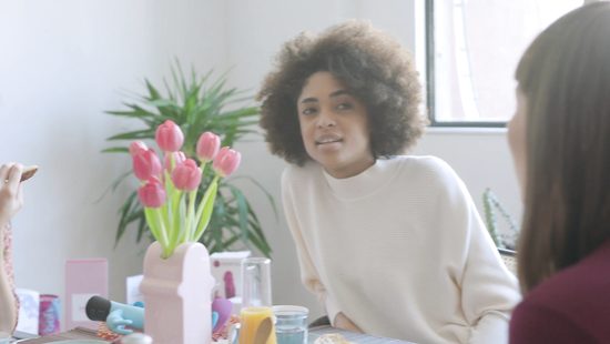 Подружки испытали на практике игрушки из секс шопа