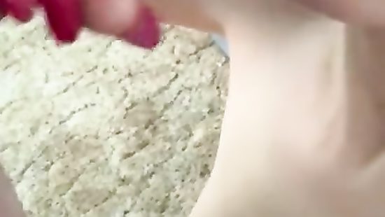 Милая любительница спермы на лице дрочит парню