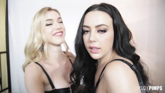 Полировка розовой писи нежным языком