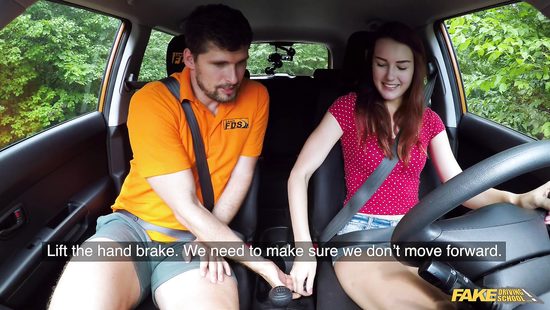 Поняла, что наверняка не сдаст. План Б - присесть на член.