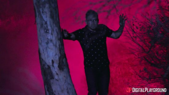 В полнолуние просыпается лесбийский инстинкт