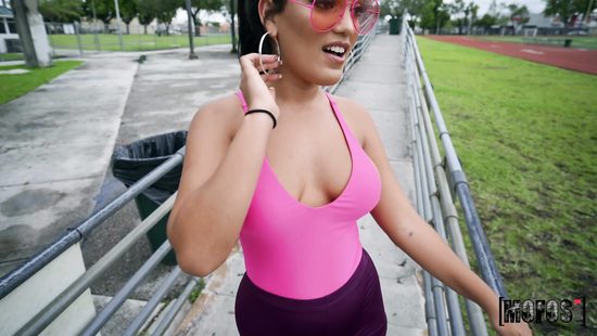 Минетоманку сложно уговорить на трах в киску