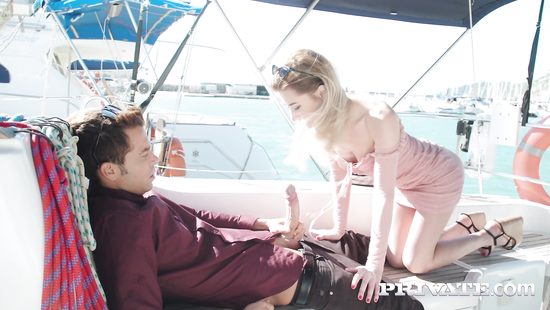 Батина яхта заставляет раздвинуть ножки любую девку