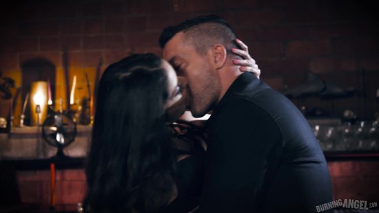 К коктейлю секс на пляже прилагается секс с барменом