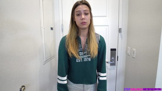 Вместо завтрака накормил сводную сестру спермой