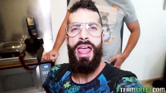 Куколд выпросил у фотографа к фотосету добавить трах