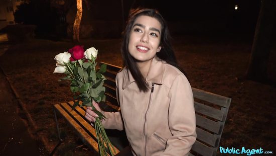 Хозяин цветочного магазина на охоте за сучками