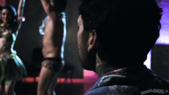 Особый ингредиент коктейля - сперма бармена