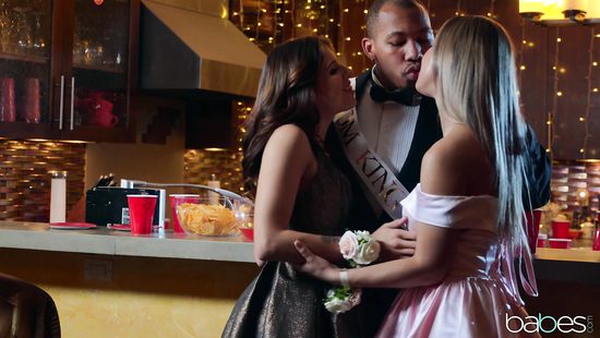 Выпускной закончить тройничком - это идеально