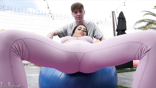 Оргазм сжигает куда больше калорий, чем занятия