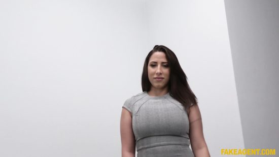 Испанская уборщица показывает нереальные умения на порно кастинге