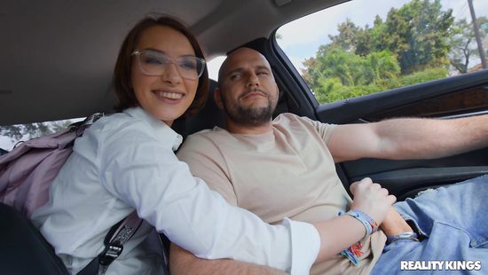 Не до учебы, когда дырочка хочет приключений