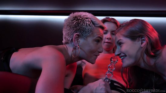 Комнаты разврата для любительниц креативного траха