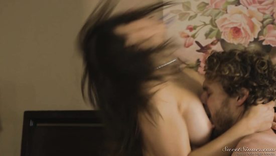 Озабоченная девица устроила для мужа сестры красивый жесткий секс