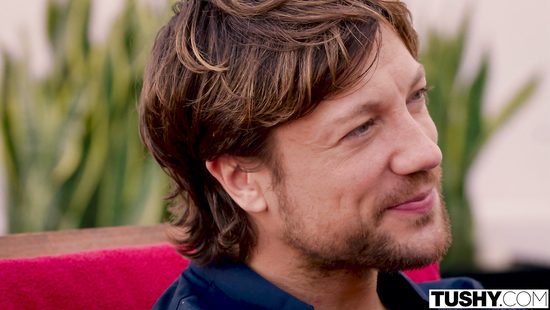 Выпила вина с мужчинами и согласилась на двойное проникновение