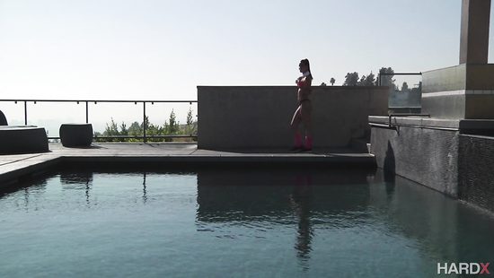 Гимнастка любит секс со шпагатом и круто ублажает парня