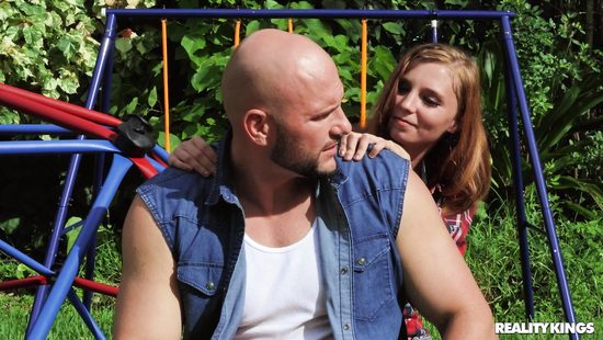 Здоровякам всегда достаются красотки