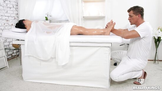 Возбуждающее масло как лайфхак для массажистов