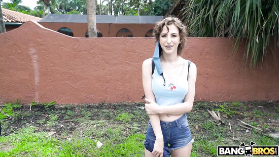 Стесняшка в скобах не против побыть давалкой