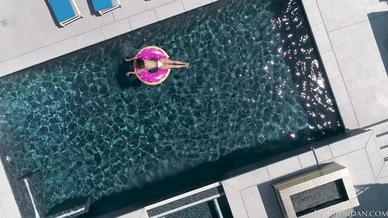 Идеальный задок не может быть одинок