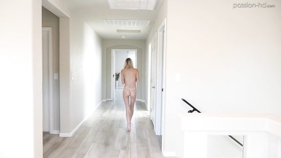 Праздник не катит, когда дырочка не трахана