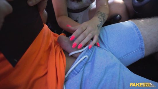 Попка поможет закрыть глаза на провал экзамена