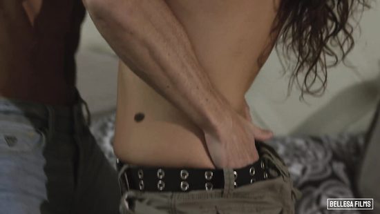 Загорелой красотке не спится без траха