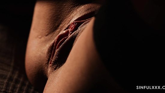 Сладчайшая пизда на ночь