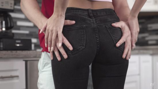 Попытка замутить с двумя девками сразу