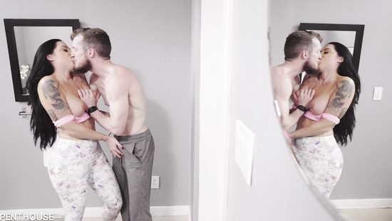 Невероятный задок горничной должен быть повержен