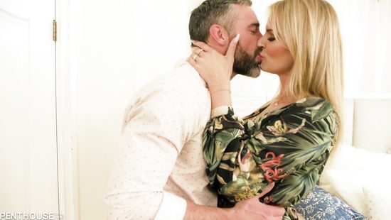 Падчерица не будет лишней в сексе