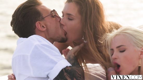 На яхте возбуждение удваивается