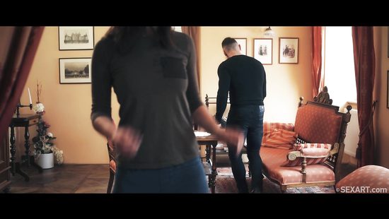 Сексапильная содержанка насаживается на большой писюн пошлого мужлана