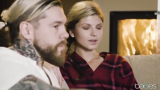 Худенькая крошка получила эротический массаж и попутно потрахалась в попку