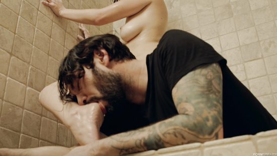 Полная брюнетка любит куннилингус в исполнении ее похотливого мужа