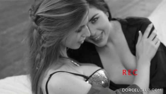 Похотливые модели не удержались и соблазнили симпатичного фотографа